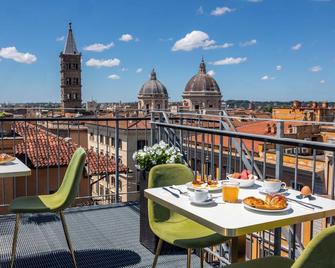 Hotel Palladium Palace - Roma - Varanda