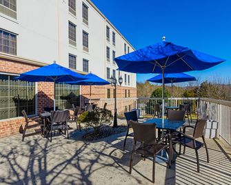 Holiday Inn Express Lexington By IHG - Lexington - Majoituspaikan palvelut