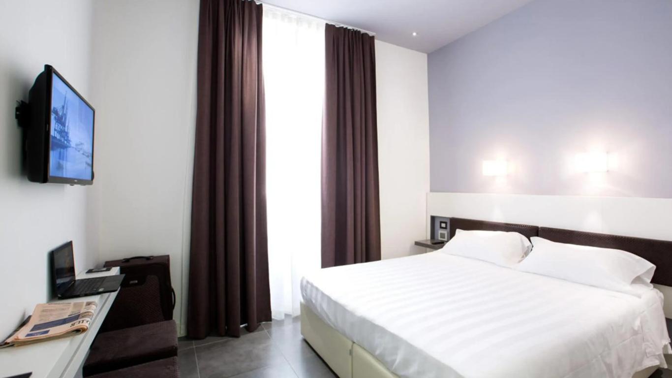 Crosti Hotel