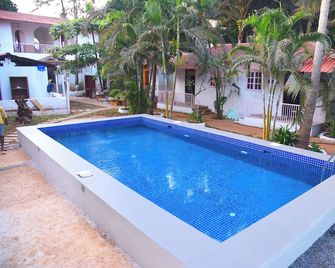 Arambol Sweet Lake Resort - Арамбол - Басейн