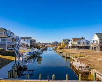 Onhc101a Blue Water House - Nags Head - Building
