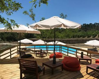 كوينتا دو ميدرون هيرو هوتل رورال - فيسو - حوض السباحة