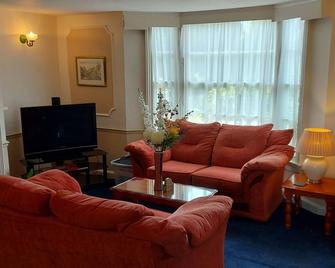 The Beaumont - Sittingbourne - Living room