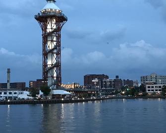 Lake Erie Beachfront Apartment with beach that doesn't end. - North East - Gebäude