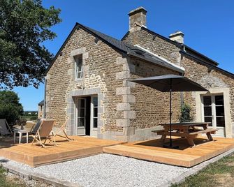 Maison de campagne - St Céneri - Alpes Mancelles - Saint-Pierre-des-Nids - Patio