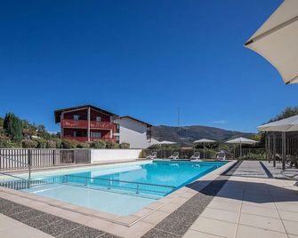 Vvf Villages Les Crêtes Basques Saint-Étienne-De-Baïgorry - Baigorri - Piscina