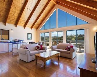 Snug Cove Villas - Eden - Living room