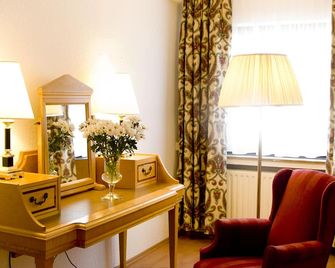 Hotel Kölner Hof Refrath - Bergisch Gladbach - Servicio de la habitación