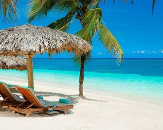 Modern Townhouse with beach/pool access which offers peace, quiet and relaxation - Discovery Bay - Beach