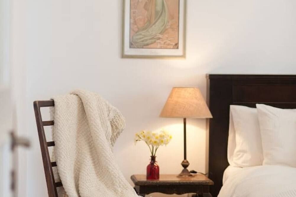 Bright and Charming 1BR Apt w Sea Views Near Shore - Tel Aviv