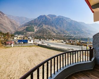 Fabhotel Snower - Bajaura - Balcony