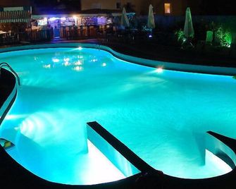 Macedon - Thasos Town - Piscine