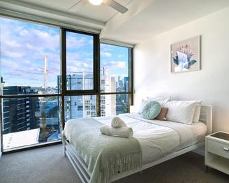 2br Food Drink Hub Gym Pool Views Roof Terrace - Brisbane - Bedroom