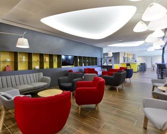 Kyriad Prestige Pau - Zenith - Palais Des Sports - פו - טרקלין