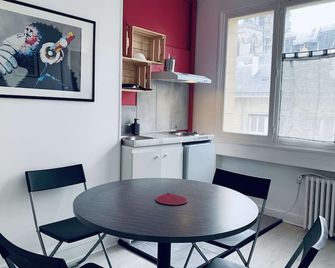 Hotel Vieille Tour Centre Rouen - רואה - חדר אוכל