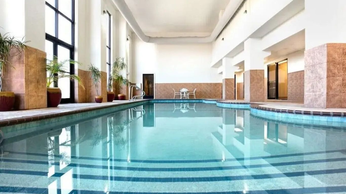 Grand Plaza Hotel & Conference Center