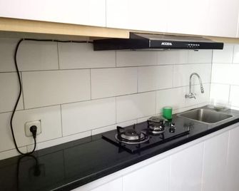 Studio Room Apt. Jardin - Bandung - Kitchen
