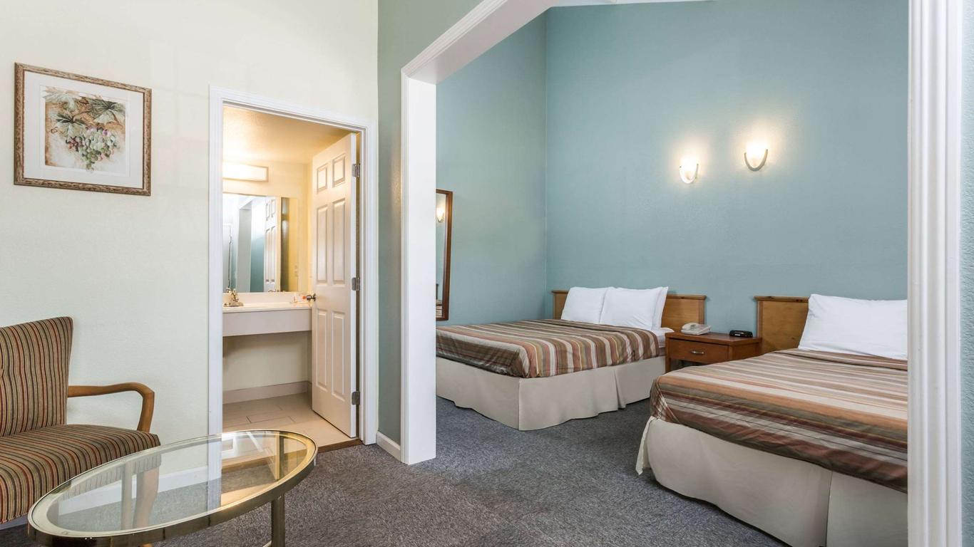 Travelodge by Wyndham Fairfield/Napa Valley