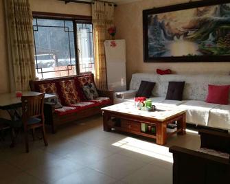 Beijing Ju Man Yuan Triditional Hotel - Chengde - Living room