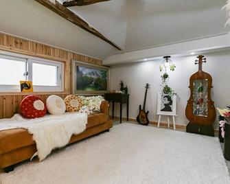 하얀고래 - 우도 - 거실