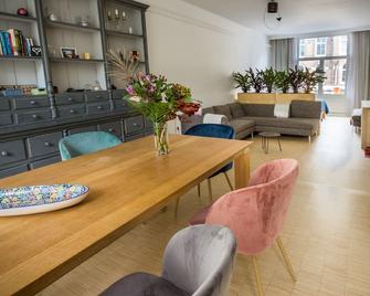 Beautiful&Bright|Central Located| Private&Triple Glass Isolated|W Big Balcony - امستردام - غرفة طعام