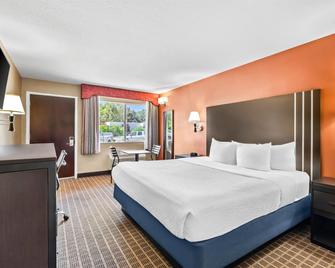 Days Inn by Wyndham Elko - Elko - Bedroom