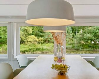5 Star Holiday Home in Nexo - Nexø - Dining room