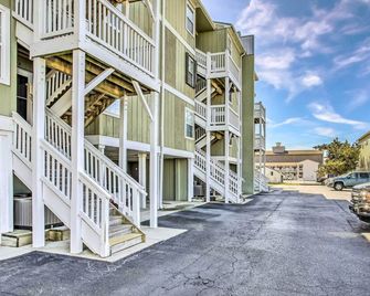 Cozy Carolina Beach Condo with Ocean Views! - Carolina Beach - Building