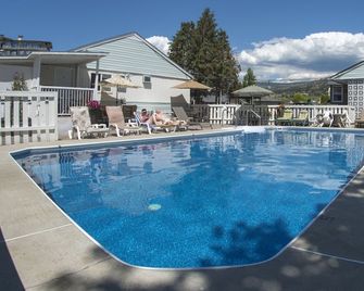 Valley Star Motel - Penticton - Piscina