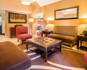 Quality Inn - Carrollton - Living room
