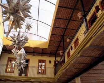OYO Hotel Castillo Santa Cecilia - Tapalpa - Lobby