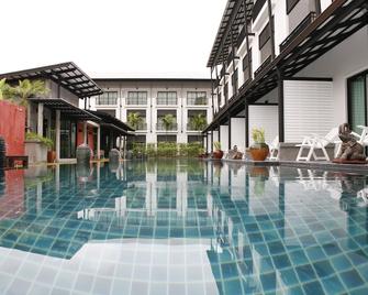 Phuketa Hotel (SHA Plus+) - Ratsada - Bể bơi