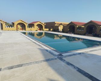 Desert Castle Resort & Spa By Kalon - Gadhada - Pool