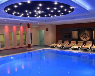 Das Hudewald Hotel & Resort - Koserow - Pool
