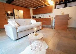 Design Central Apartment - Bergamo - Pokój dzienny