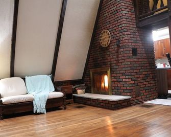 Promo 5%weekly/10% Monthly Disc escape In Our Rain-Forest In Frame Cabin-Retreat - Harveys Lake - Living room