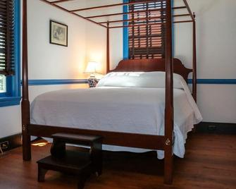 Gracefield Hall B&B - Providence Forge - Bedroom