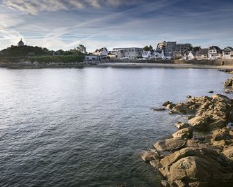 Brittany And Spa - Roscoff - Außenansicht