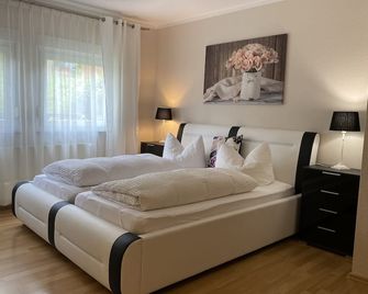 Gästehaus Matthias - Dresden - Bedroom