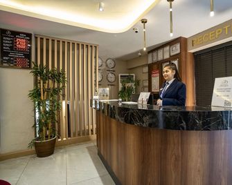 烏古魯酒店 - 加濟安泰普 - 櫃檯