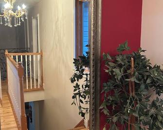 Cool place with AC in vibrant Queens - Queens - Escaleras