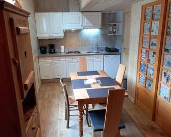 Chalet Du Pere Noel 10 Minutes From Gérardmer - Ban-sur-Meurthe-Clefcy - ห้องครัว