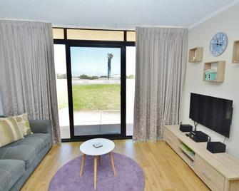 Riverview Holiday Apartment 19 - Kalbarri, Wa - Kalbarri - Вітальня