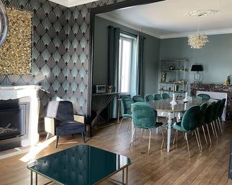 la maison de Martha - Jaunay-Marigny - Salle à manger