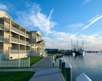 Hampton Inn & Suites Chincoteague-Waterfront - Chincoteague - Edifício
