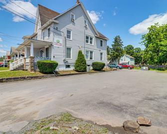 Walkable Abode In Stroudsburgs Business - Stroudsburg - Gebäude