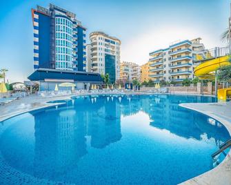 Arsi Blue Beach Hotel - אלניה - בריכה