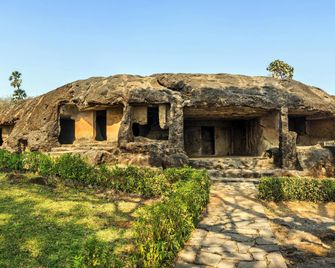 Country Inn & Suites By Turtle - Mumbai - Building