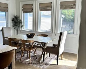 Halifax Private Luxury Retreat w/Hot Tub & Pool - Fall River - Dining room