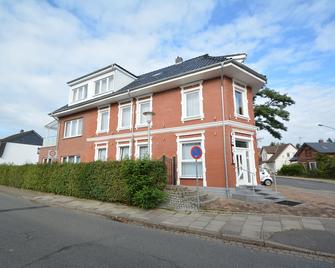 C&S Hotel - Pinneberg - Building
